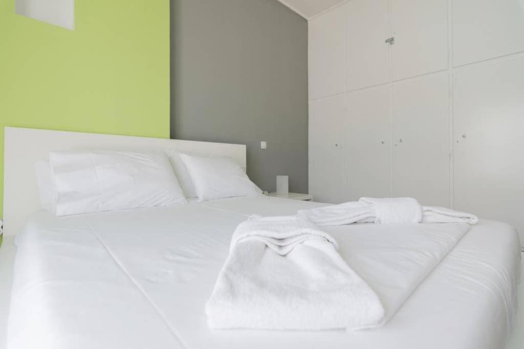 Sunlit 2Br Oasis In Metaxourghio 3Min From Metro Apartment Athens Luaran gambar