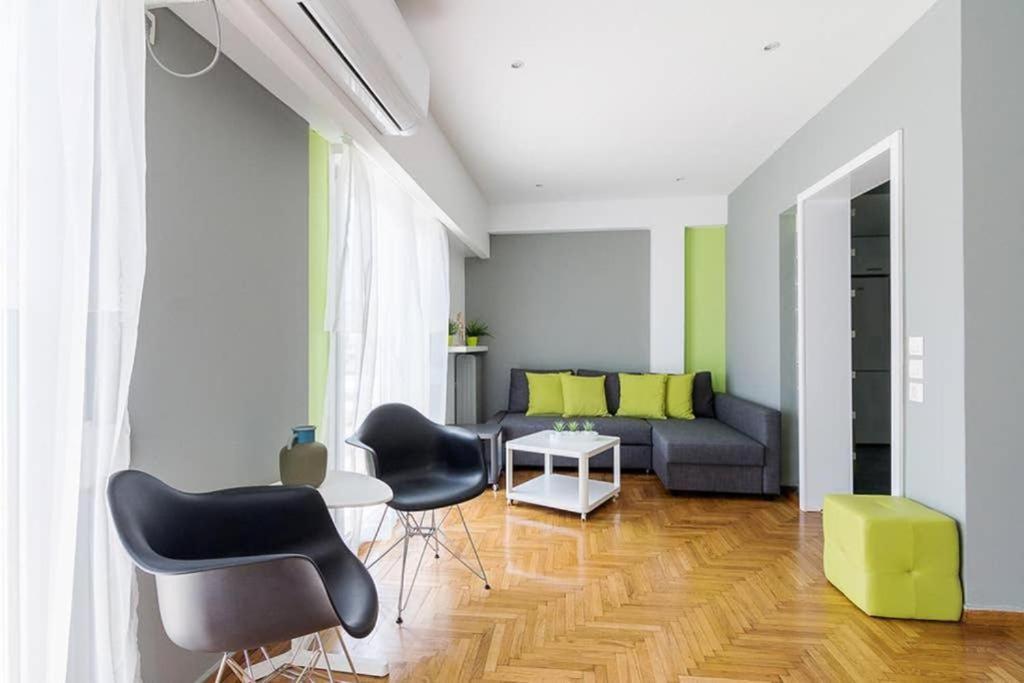 Sunlit 2Br Oasis In Metaxourghio 3Min From Metro Apartment Athens Luaran gambar