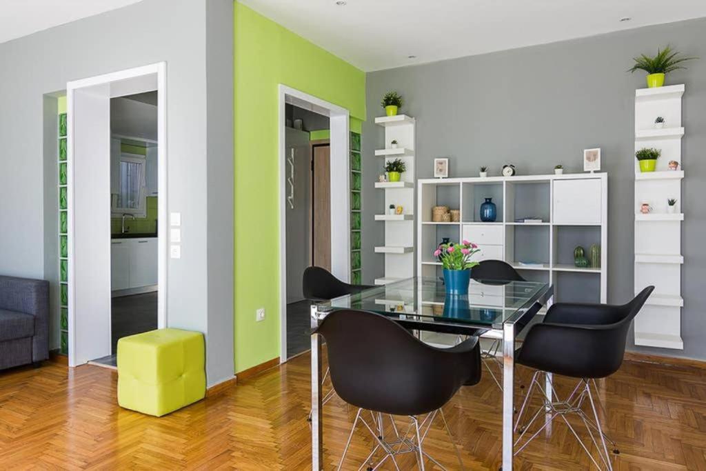 Sunlit 2Br Oasis In Metaxourghio 3Min From Metro Apartment Athens Luaran gambar