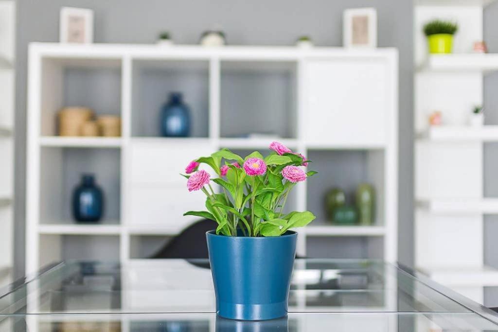 Sunlit 2Br Oasis In Metaxourghio 3Min From Metro Apartment Athens Luaran gambar