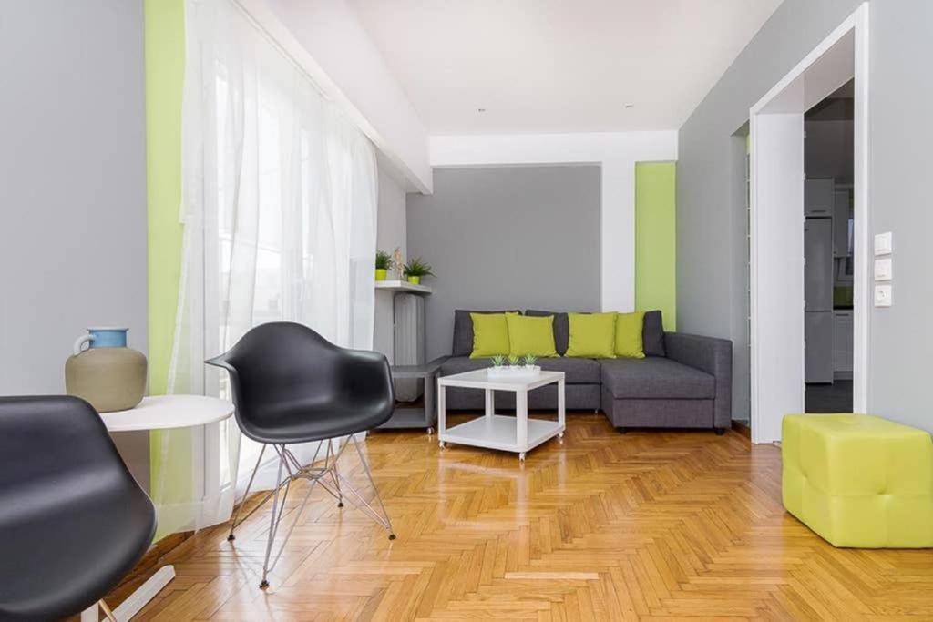 Sunlit 2Br Oasis In Metaxourghio 3Min From Metro Apartment Athens Luaran gambar