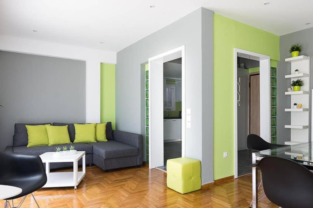 Sunlit 2Br Oasis In Metaxourghio 3Min From Metro Apartment Athens Luaran gambar